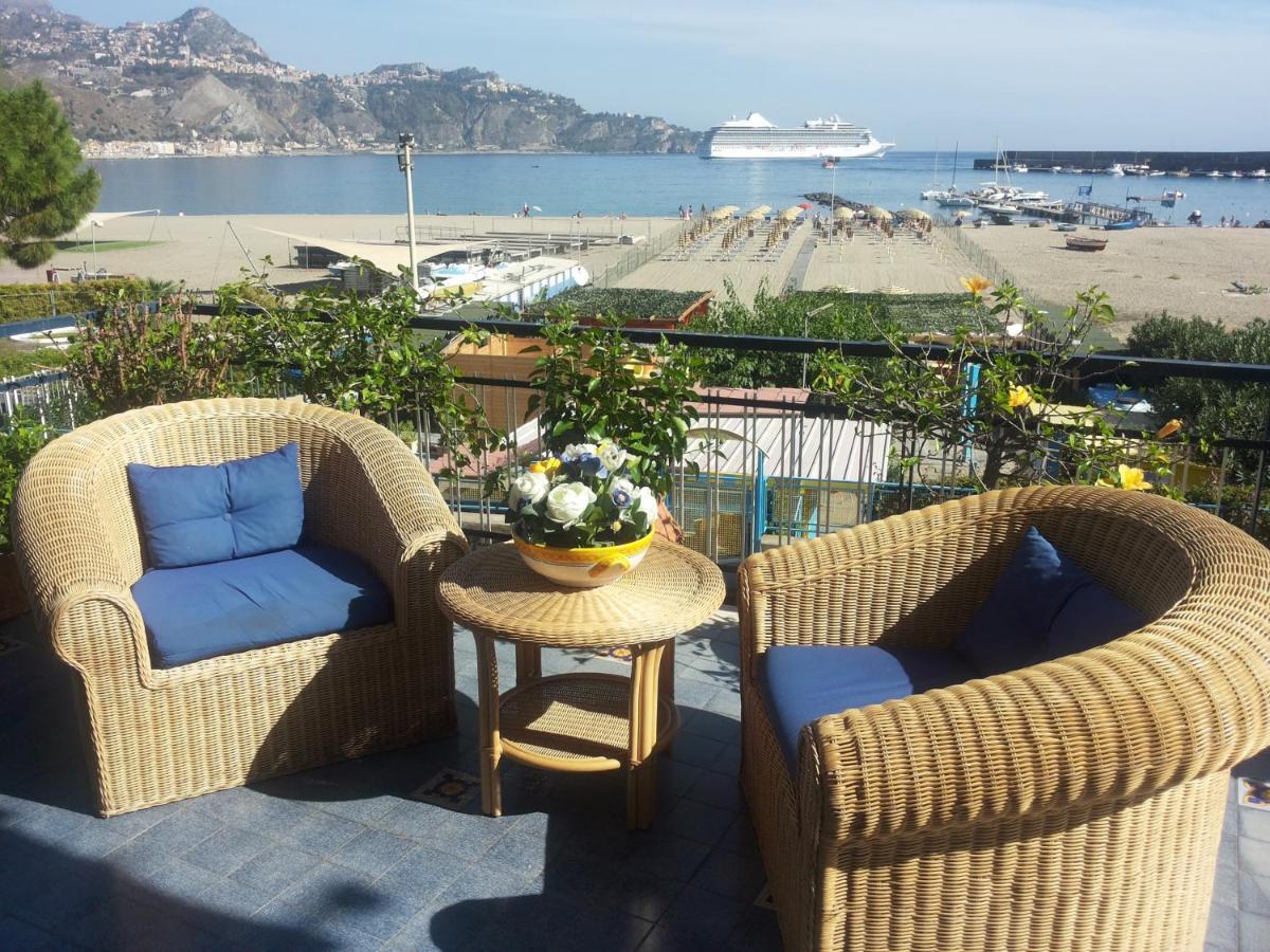 Terrazza Sul Mare Apartment Giardini Naxos Cameră foto